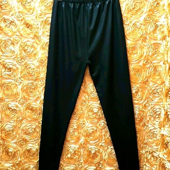 2/$40 💕💕Black Shiny Leggings NWOT - Picture 1 of 6